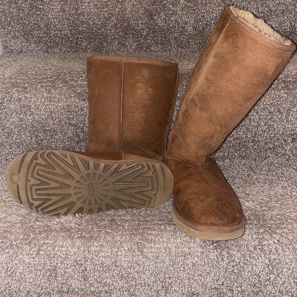 Ugg Boots - Picture 4 of 5